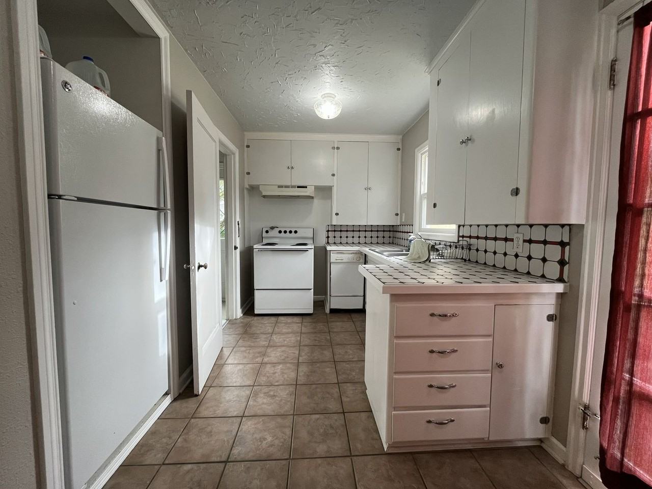 2844 Sw Custer St - Photo 4 of 32