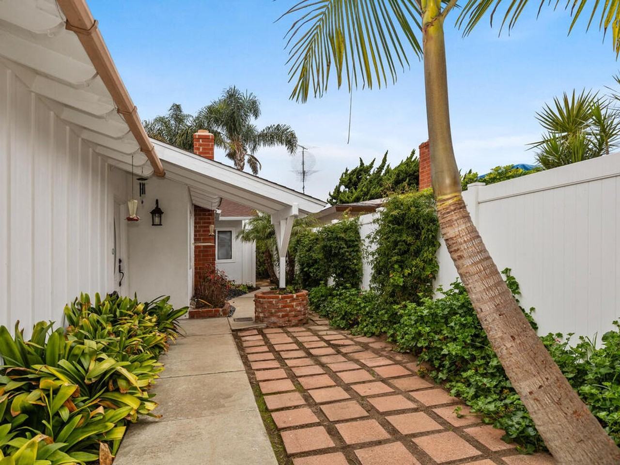 1604 Grandview St - Photo 2 of 28