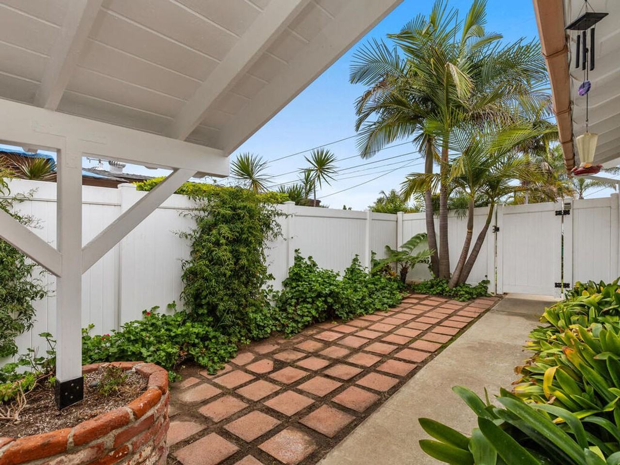 1604 Grandview St - Photo 3 of 28