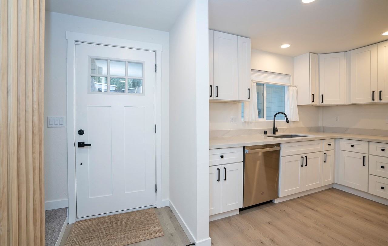 4714 69th St Nw #B - Photo 4 of 31