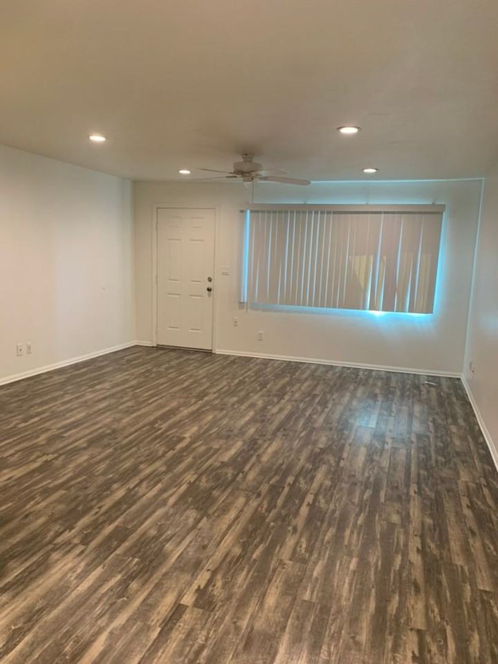 La Loma - Photo 2 of 21