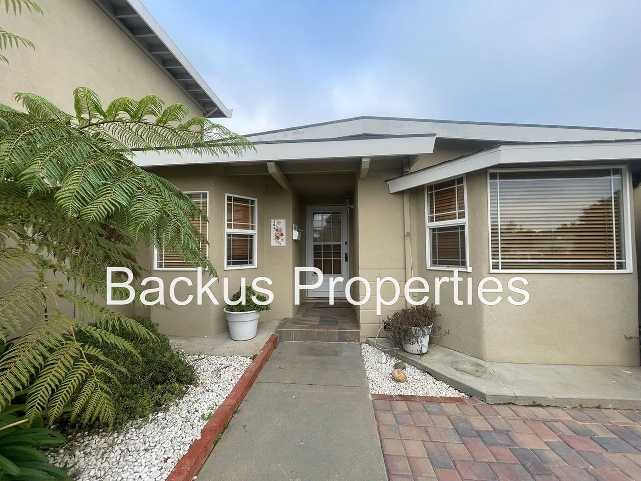 264 Navajo Dr - Photo 3 of 22