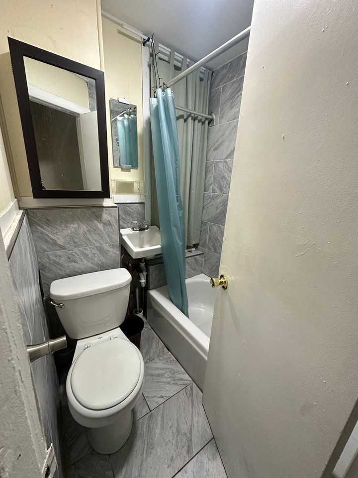 3847 Mount Vernon St - Photo 6 of 12