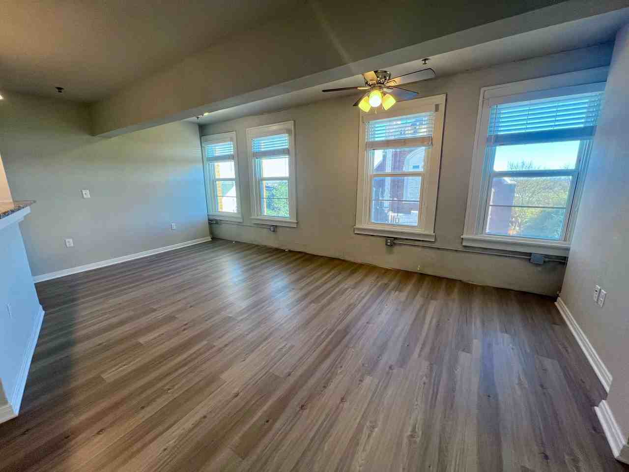 1307 Austin Ave #501 - Photo 7 of 14