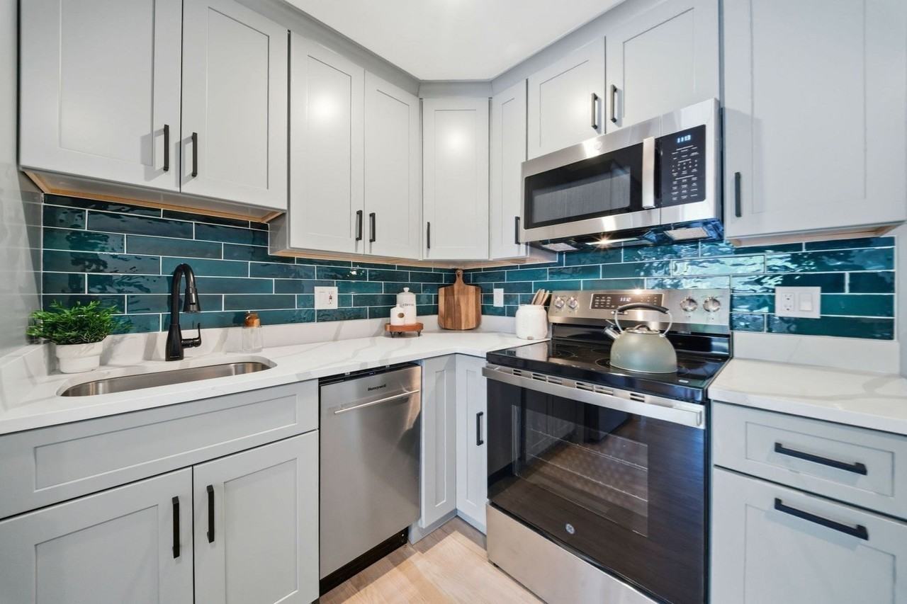 22 Radcliffe Rd - Photo 2 of 11