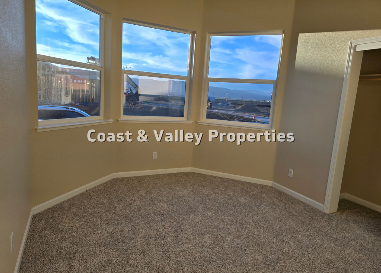 784 Livingston Ave - Photo 7 of 9