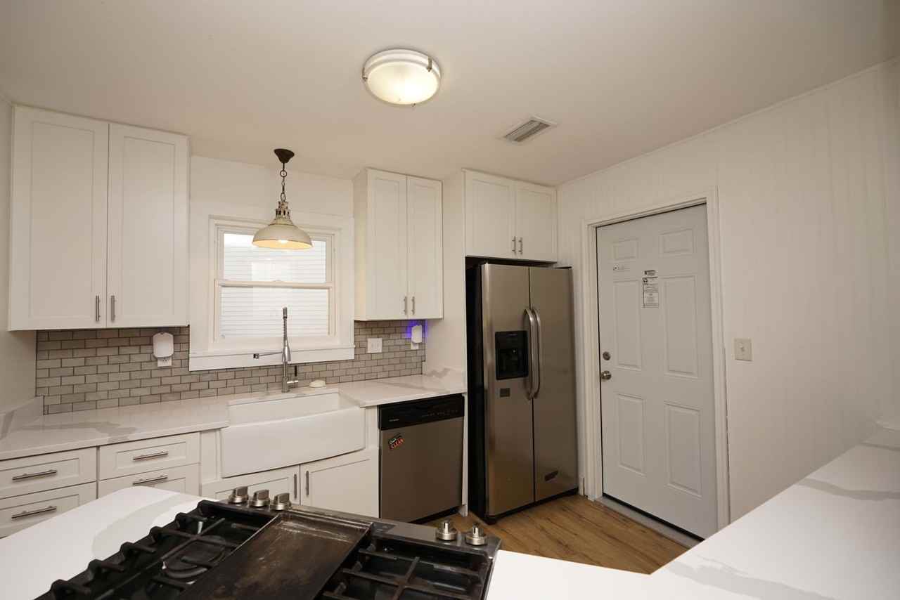 128 Midland Ct - Photo 4 of 30