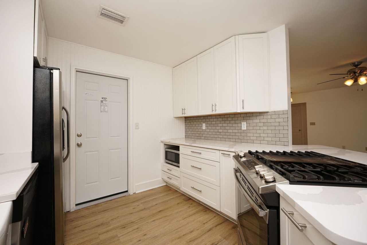 128 Midland Ct - Photo 6 of 30