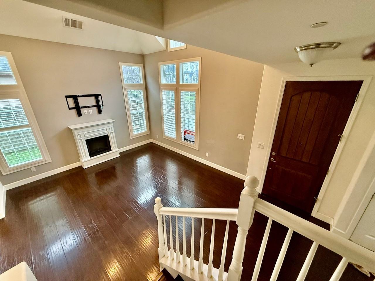 1049 Matthews Run Way - Photo 2 of 30