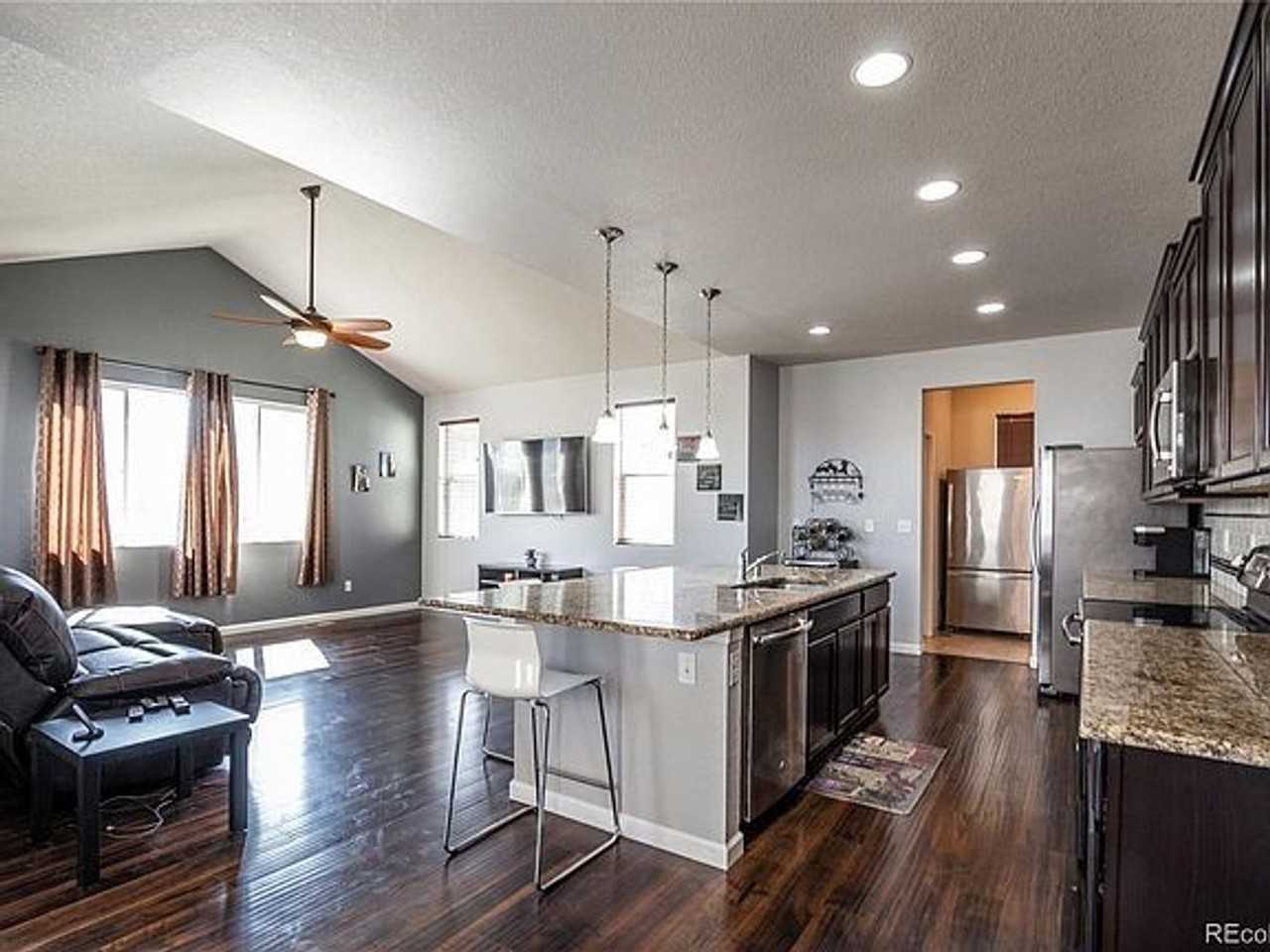 10062 Altura St - Photo 3 of 22