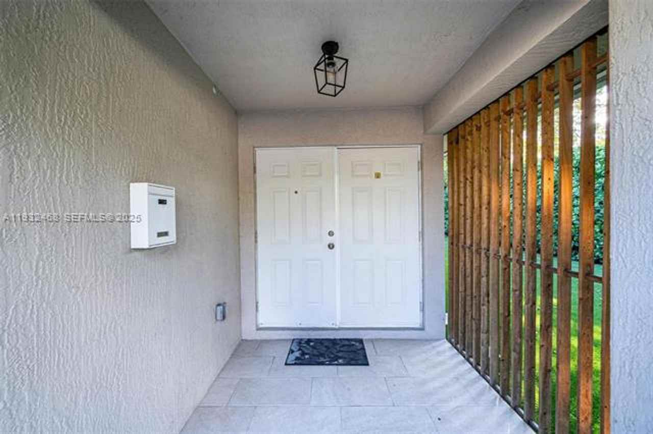 54 Nw 84th St #54 - Photo 4 of 27