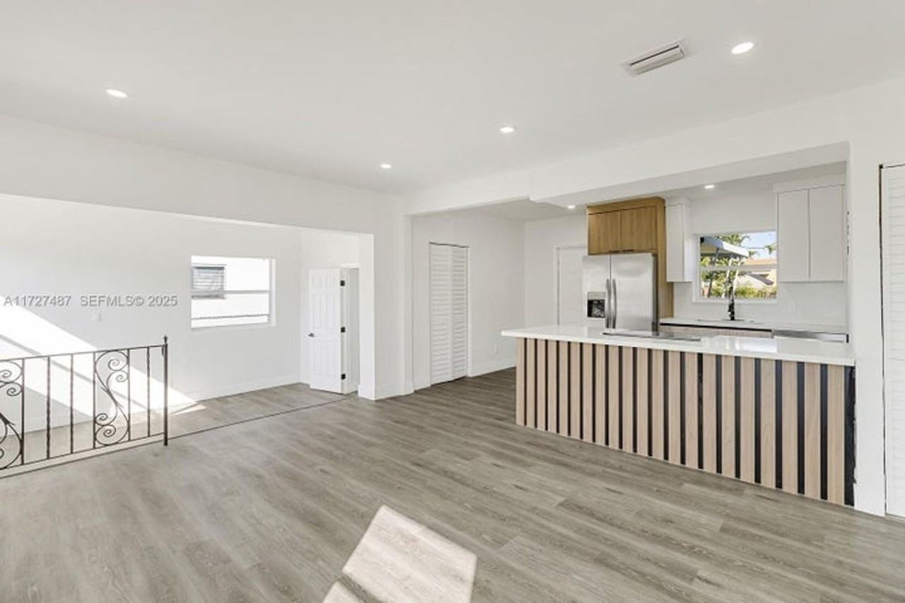 939 Nw 12th St - Photo 3 of 16