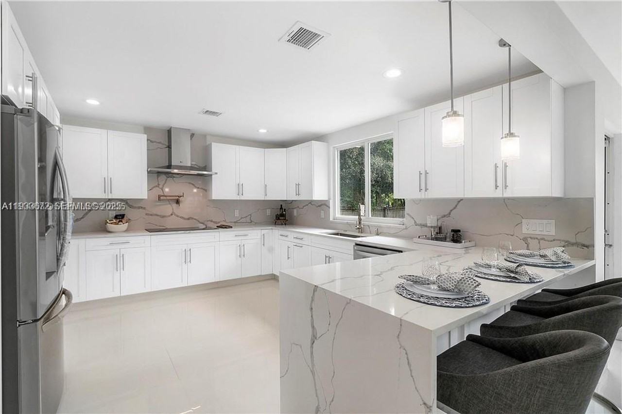 224 E Acre Dr - Photo 3 of 30