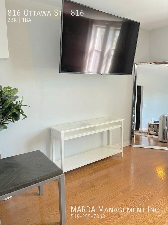 816 Ottawa St #816 - Photo 2 of 22