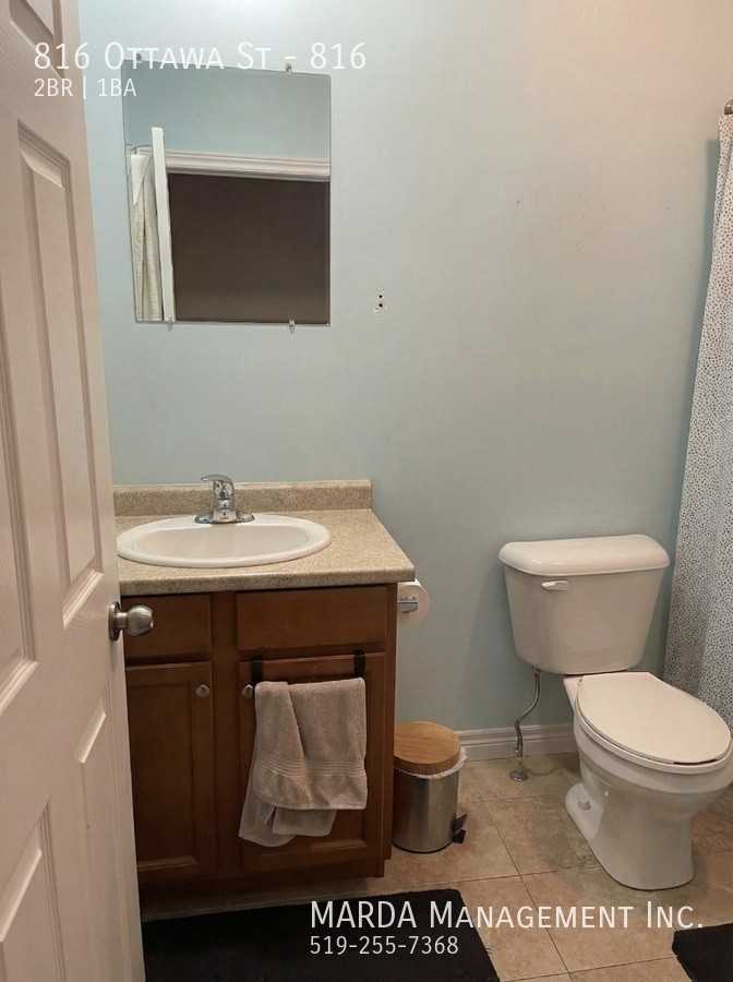 816 Ottawa St #816 - Photo 5 of 22