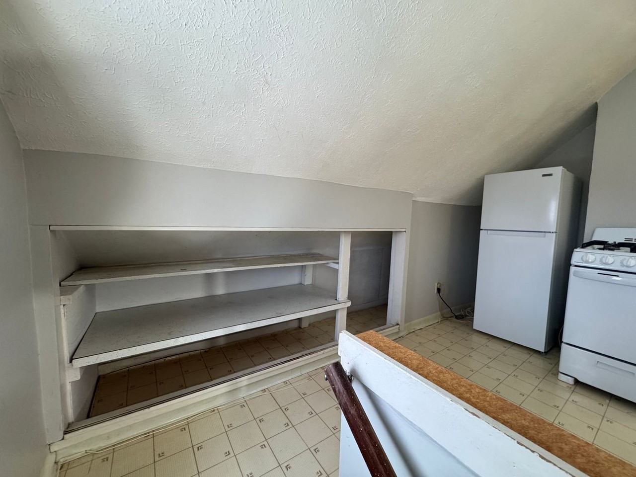 1285 Cook Ave - Photo 4 of 14