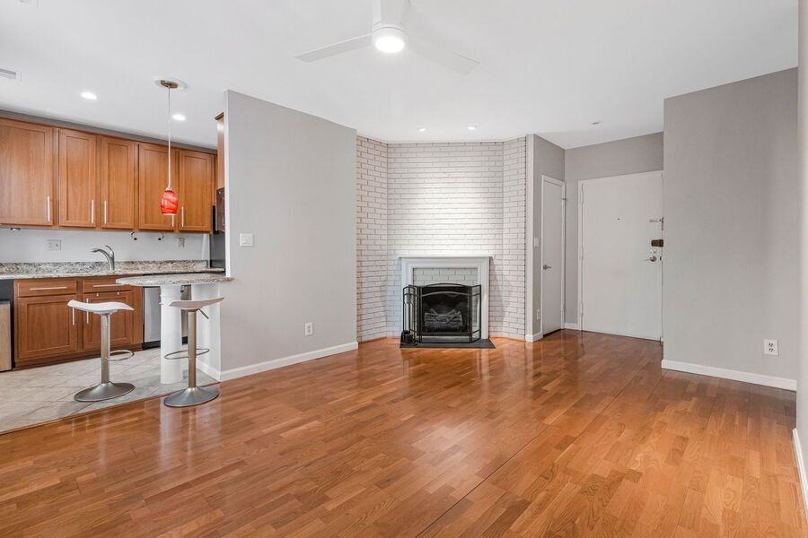 2001 16th St Nw #302 - Photo 5 of 27