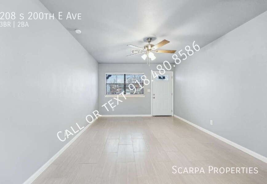 208 S 200th East Ave - Photo 4 of 27