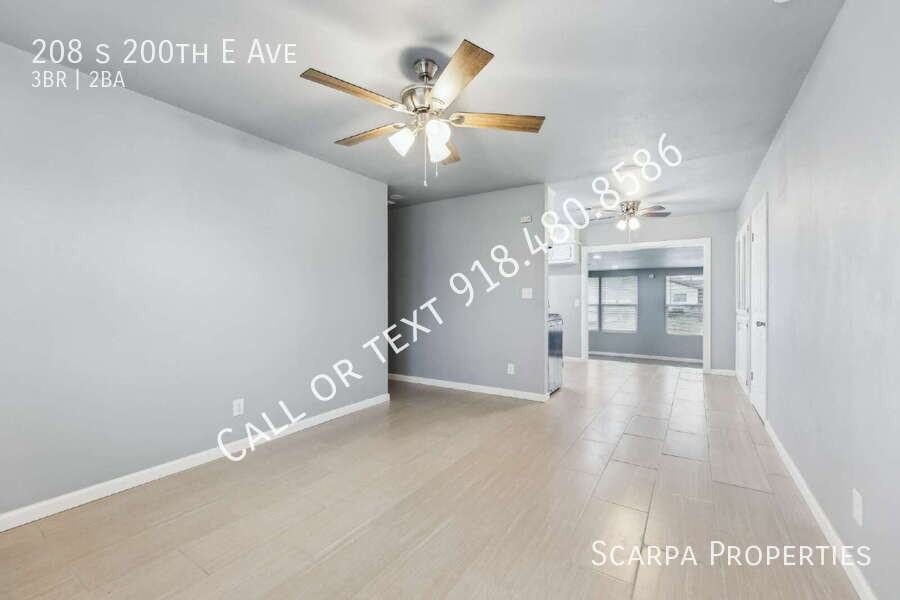 208 S 200th East Ave - Photo 5 of 27