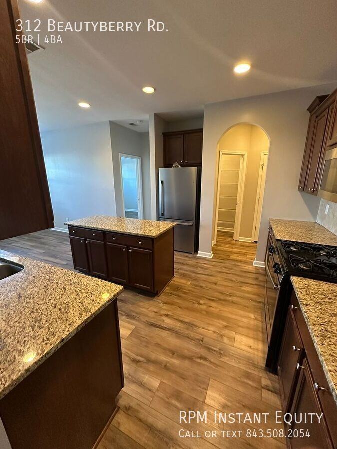 312 Beautyberry Rd - Photo 3 of 23