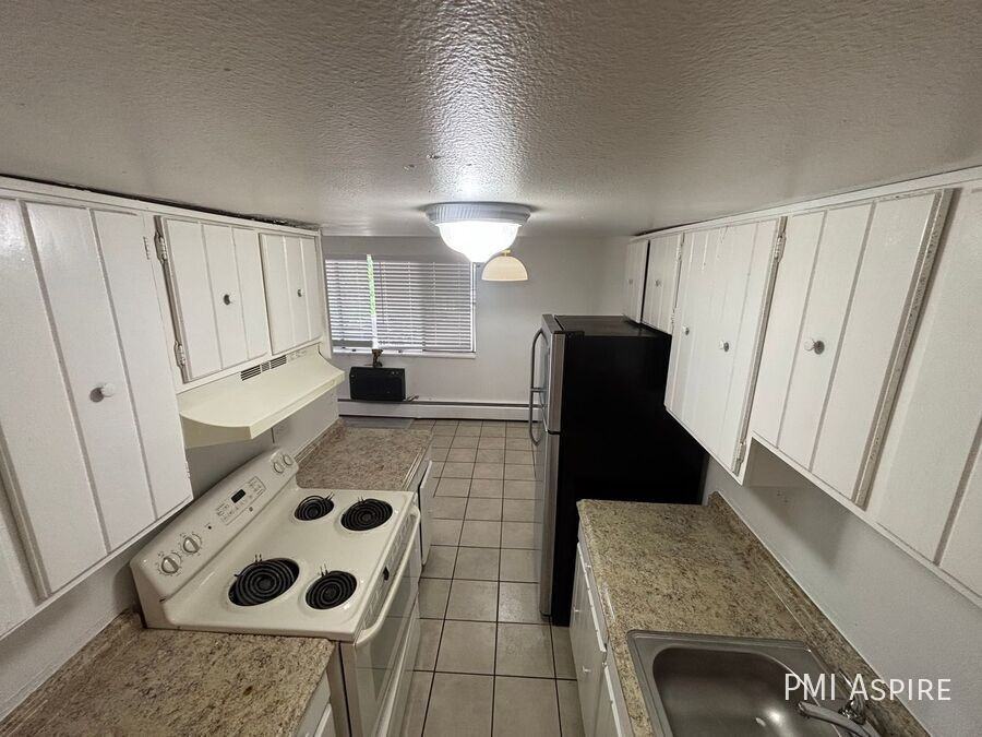 1600 Geneva St #304 - Photo 3 of 11