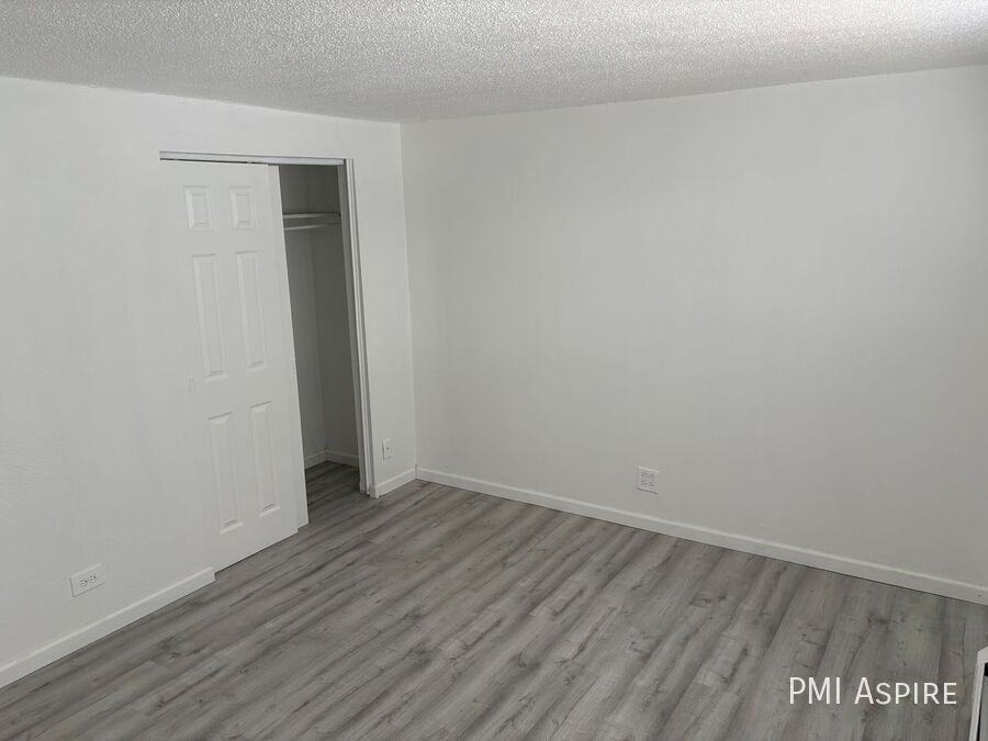 1600 Geneva St #304 - Photo 7 of 11