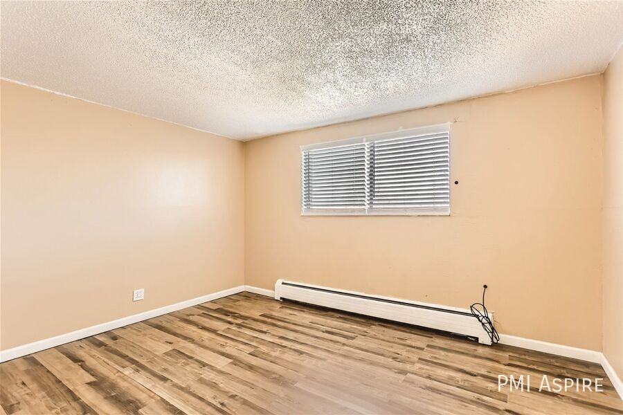 1600 Geneva St #306 - Photo 4 of 12