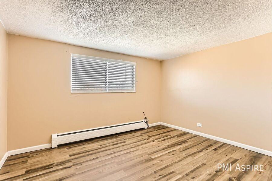 1600 Geneva St #306 - Photo 5 of 12