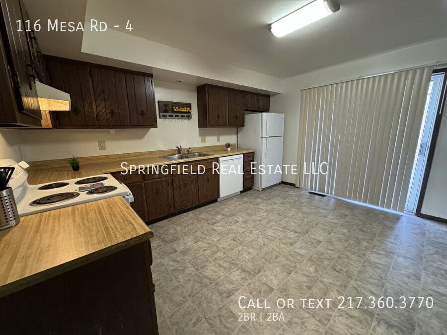 116 Mesa Rd #4 - Photo 3 of 17