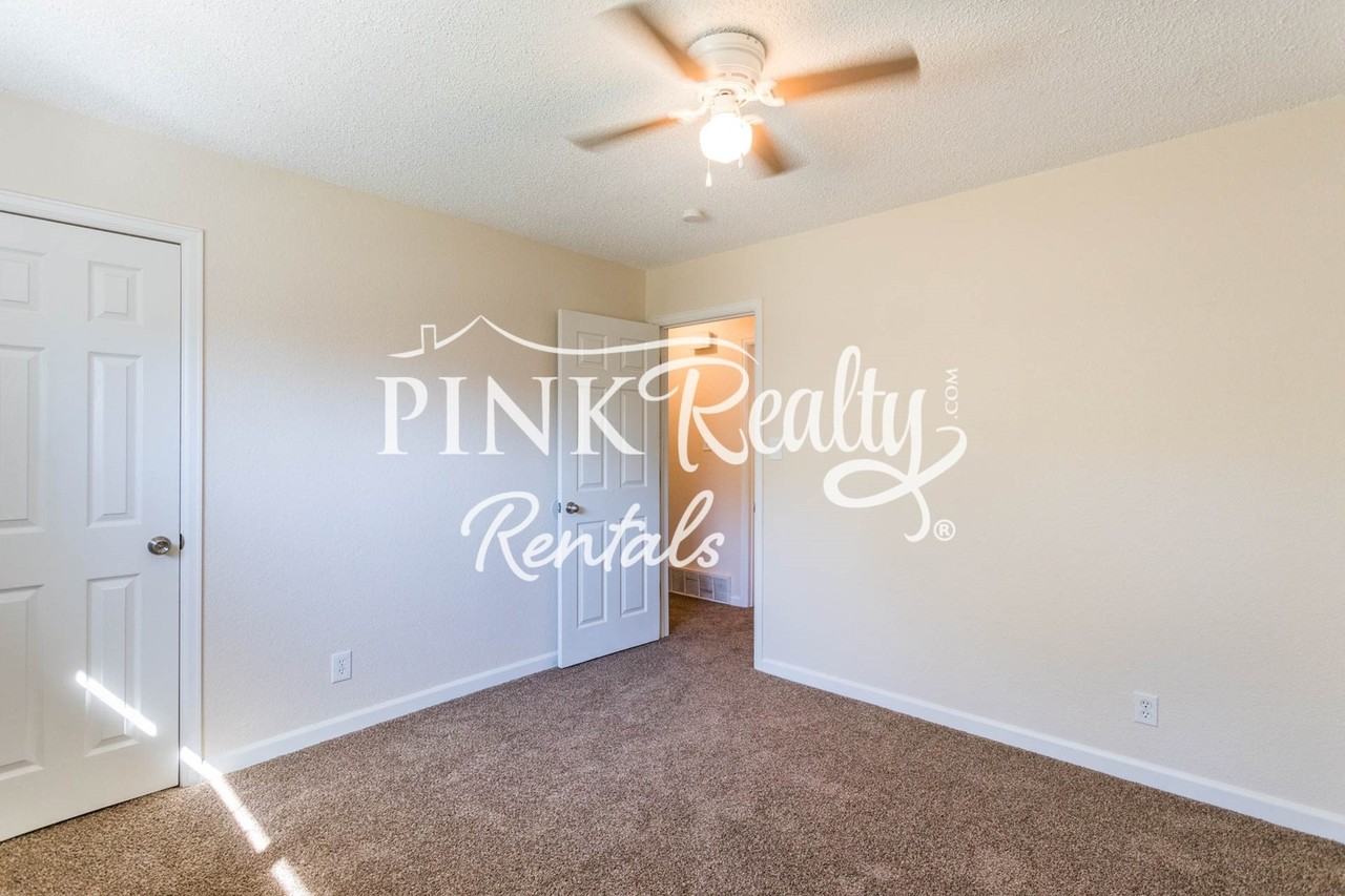 133 Steven Dr - Photo 6 of 31