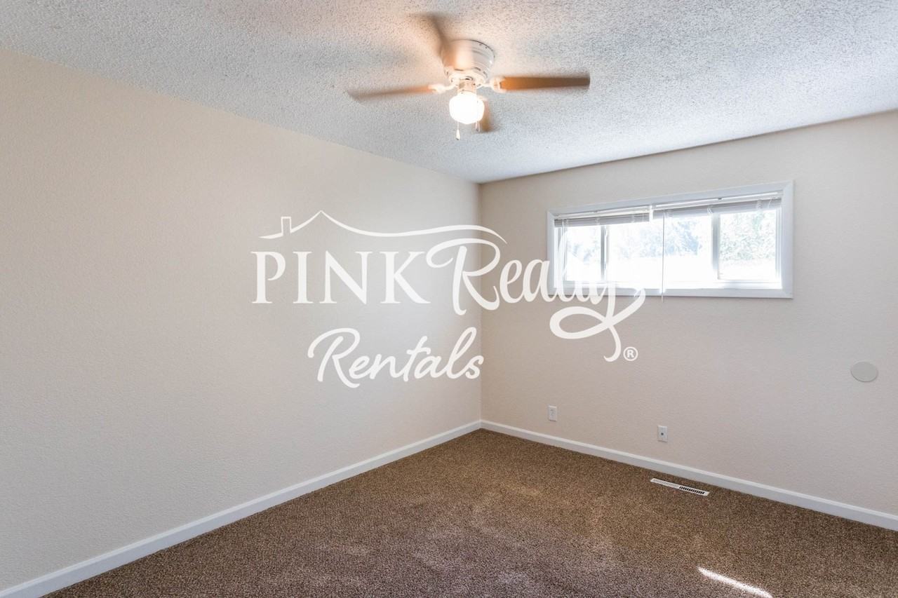 133 Steven Dr - Photo 7 of 31