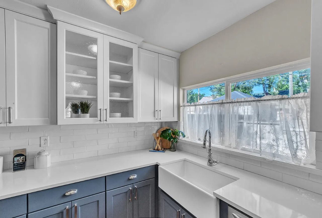 319 N Institute St - Photo 7 of 25