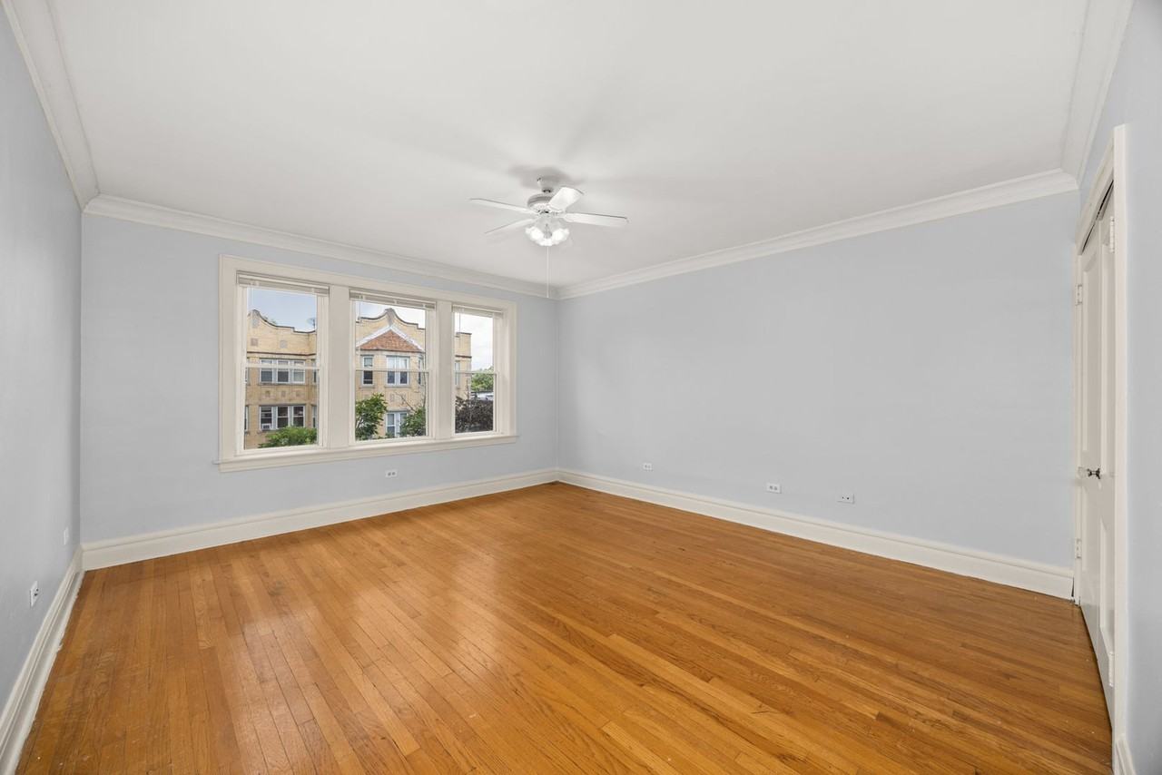 5041 W 18th St #11 - Photo 3 of 10