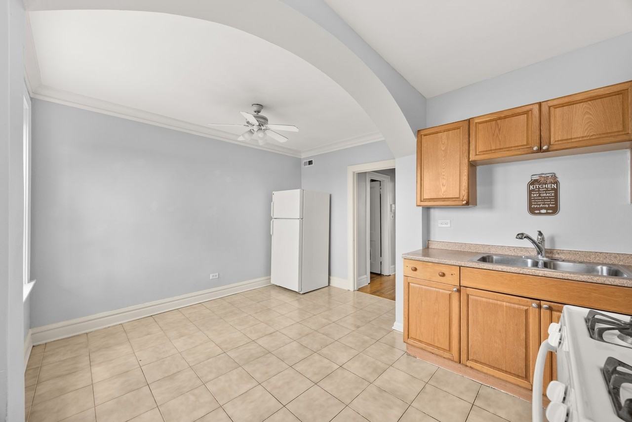 5041 W 18th St #11 - Photo 5 of 10