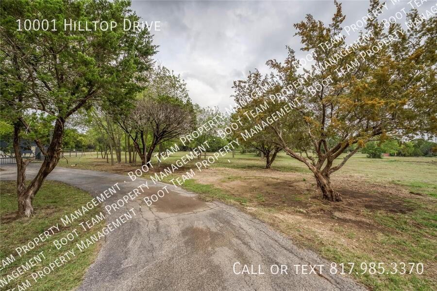 10001 Hilltop Dr - Photo 3 of 47