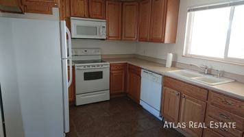 featured image of 910 Bishop Ct #B