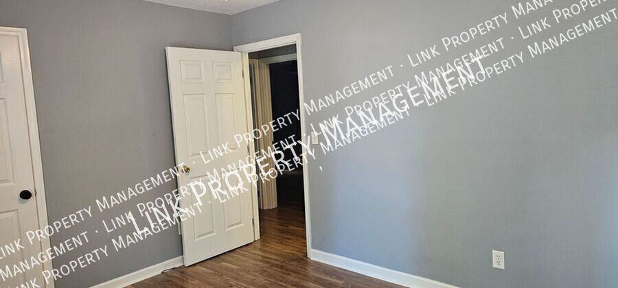 140 S Elmwood St - Photo 4 of 35