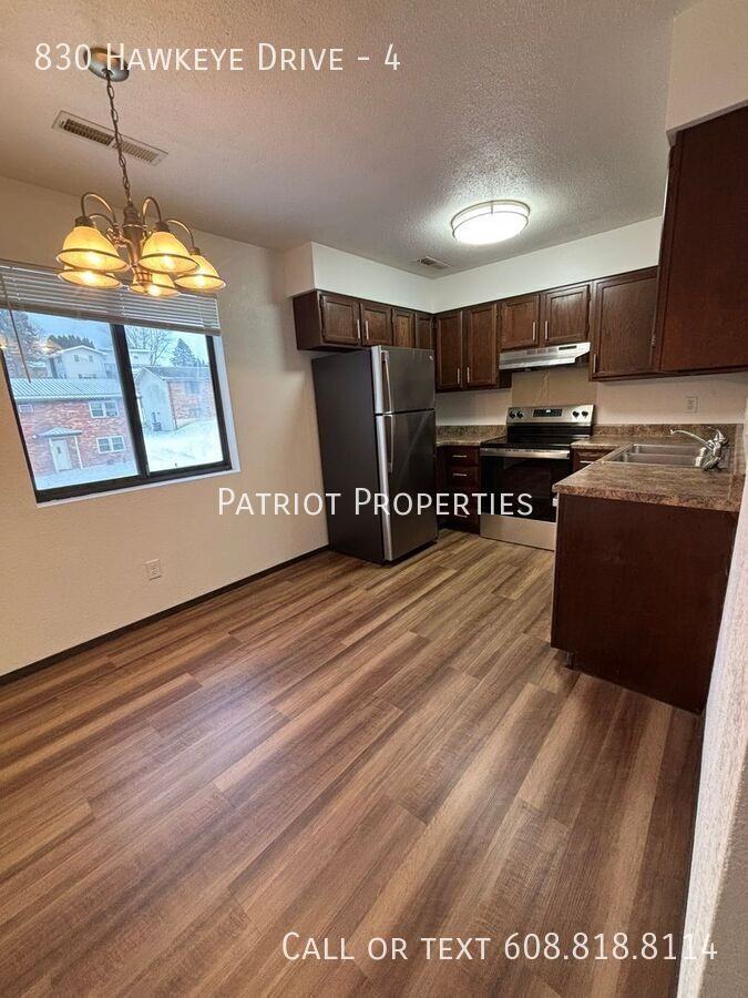 830 Hawkeye Dr #4 - Photo 2 of 19