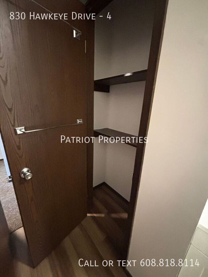 830 Hawkeye Dr #4 - Photo 5 of 19