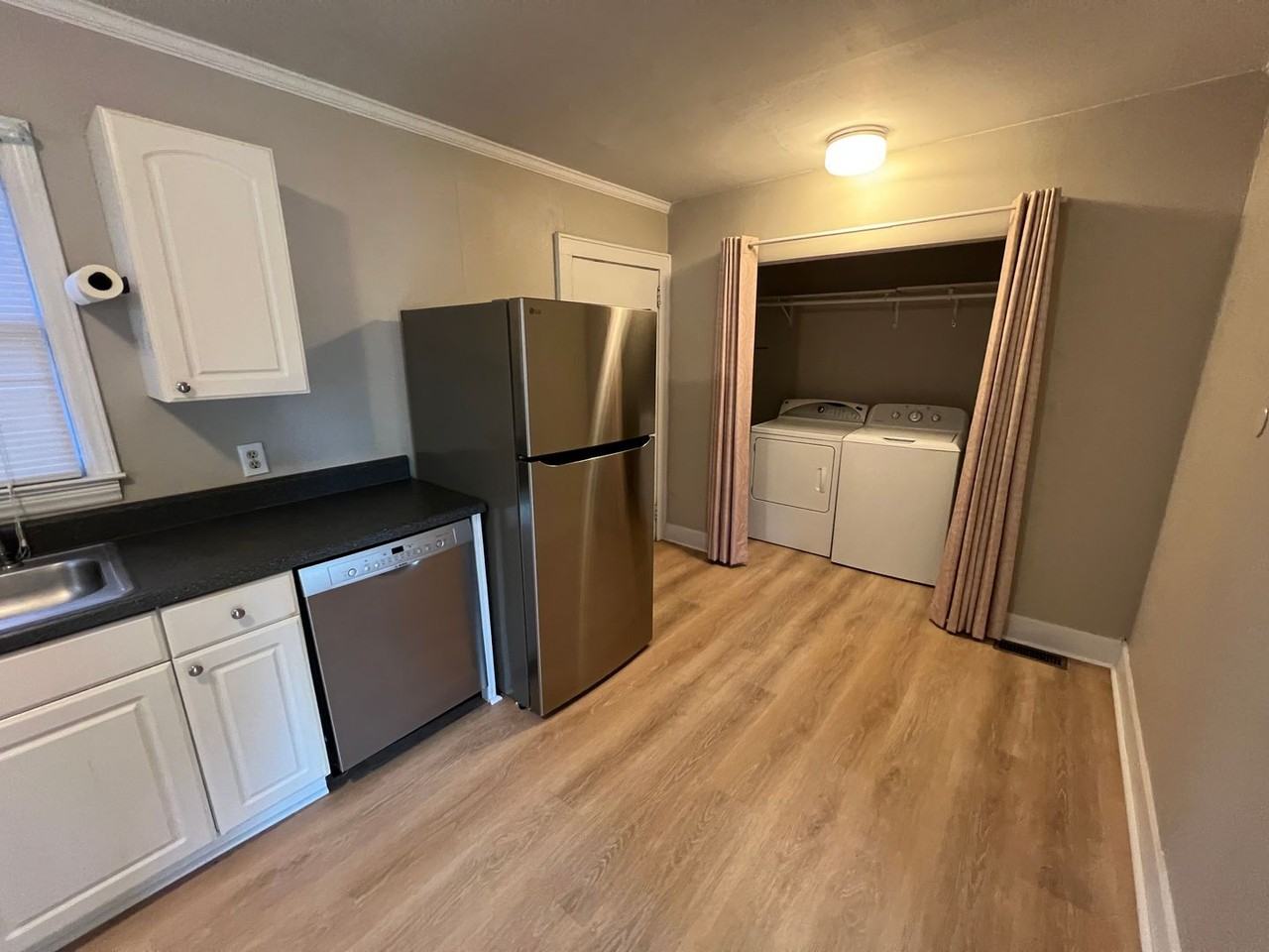 1009 Florence St - Photo 5 of 10