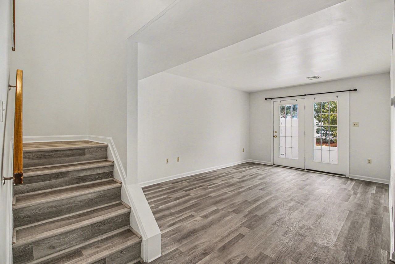 6437 Terrace Ct - Photo 3 of 28