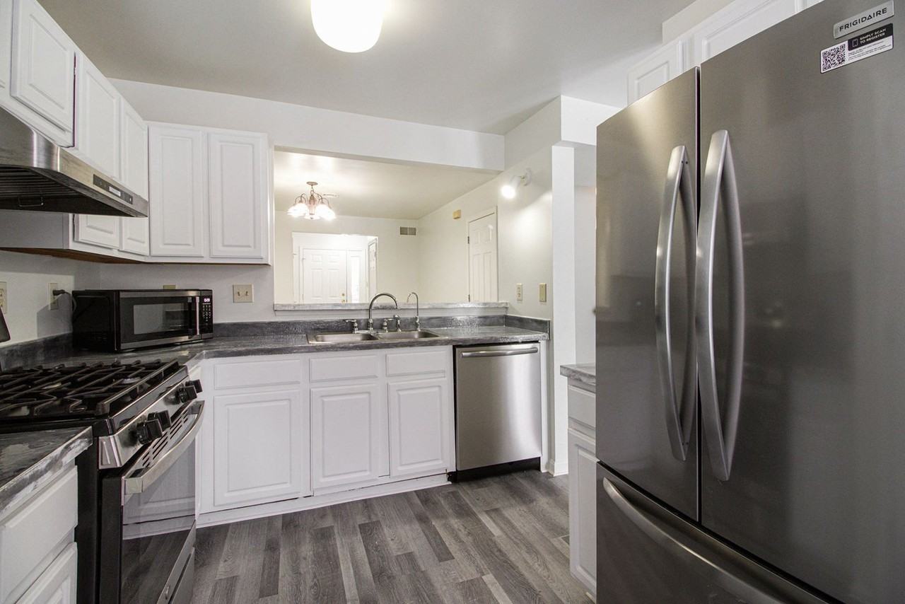 6437 Terrace Ct - Photo 6 of 28