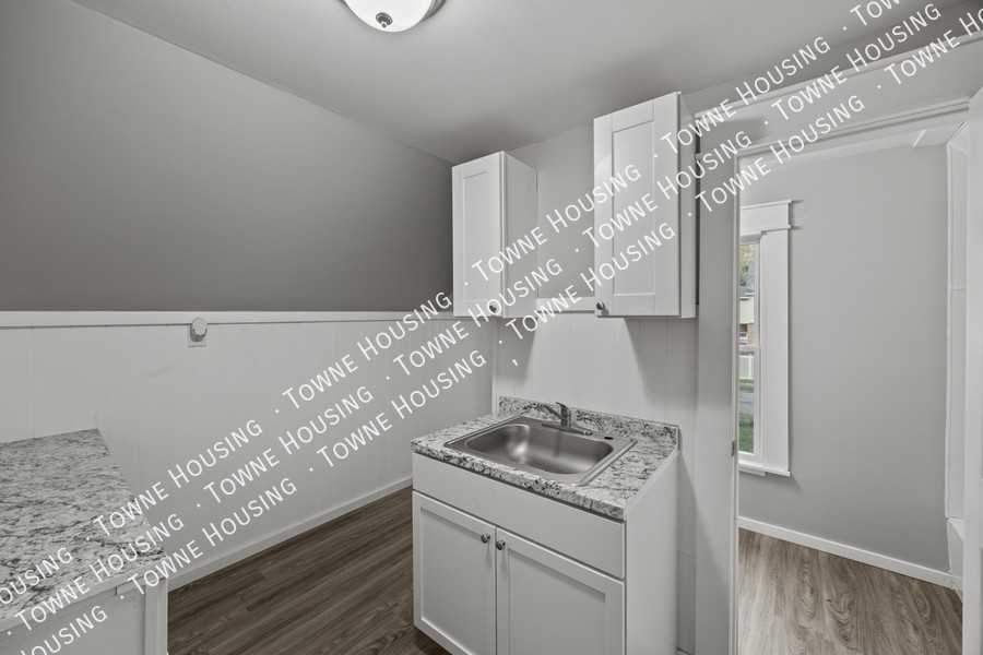 1361 North Ave #1 - Photo 2 of 12