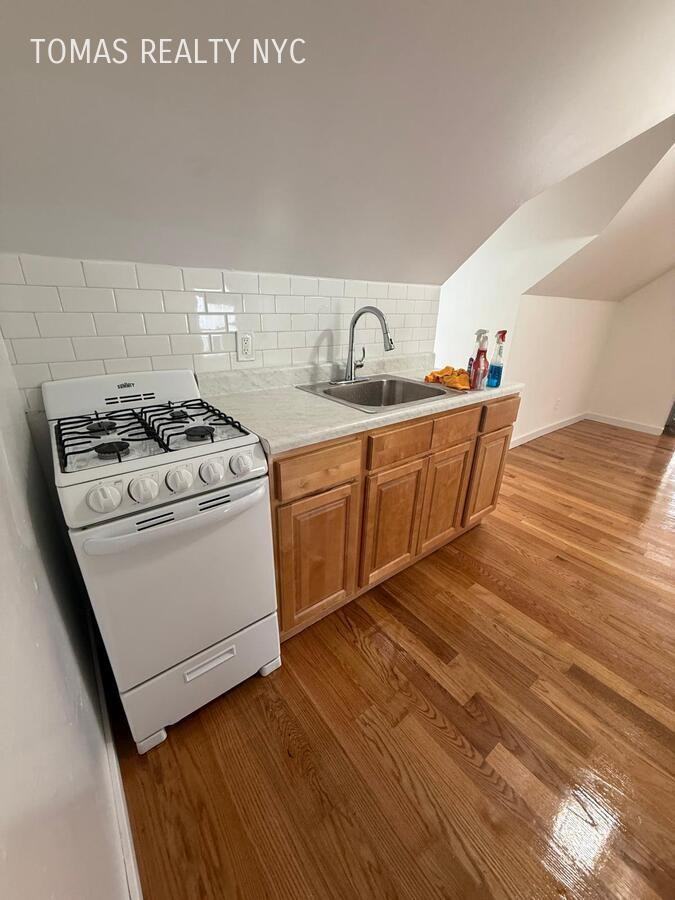 436 Park Hill Ave #3 - Photo 4 of 7