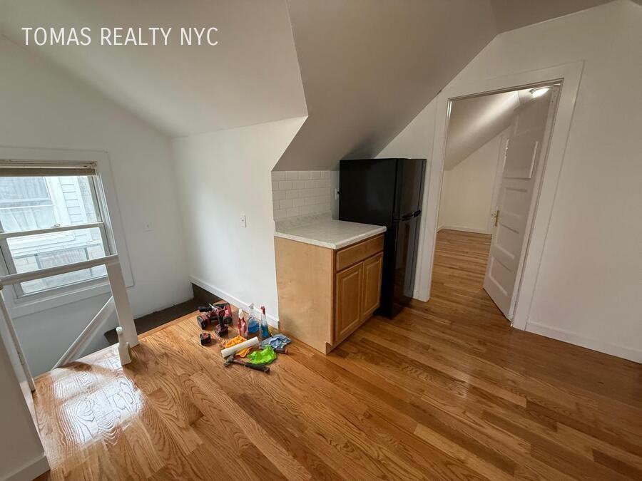 436 Park Hill Ave #3 - Photo 6 of 7