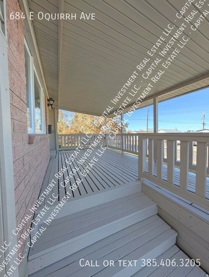 684 Oquirrh Ave - Photo 4 of 26