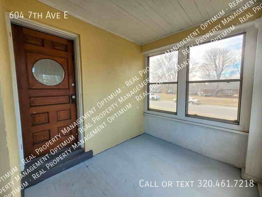 604 7th Ave E - Photo 4 of 22