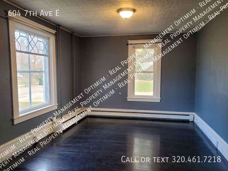 604 7th Ave E - Photo 6 of 22