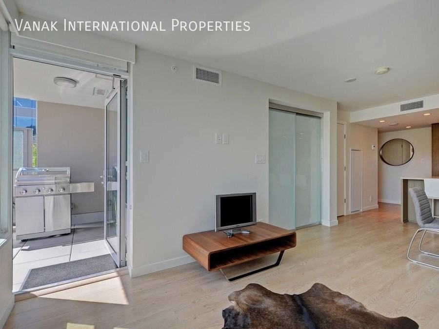 125 Tower B - Photo 4 of 15