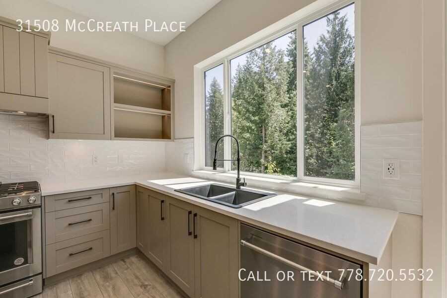 31508 Mccreath Pl - Photo 4 of 22